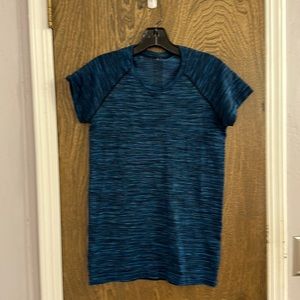 Lululemon black/ heather top, size 8